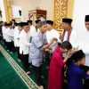Masjid Jamik Islamic Center Jadi Saksi Momen Haru Kepulangan Jemaah Haji Prabumulih